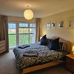 Stunning 2 Bed Appt With Parking 5 Mins J42 M6 Lejlighed