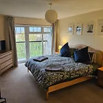 Stunning 2 Bed Appt With Parking 5 Mins J42 M6 Lejlighed