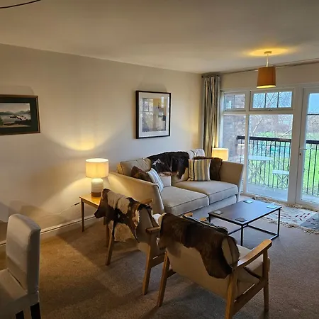 Stunning 2 Bed Appt With Parking 5 Mins J42 M6 شقة *