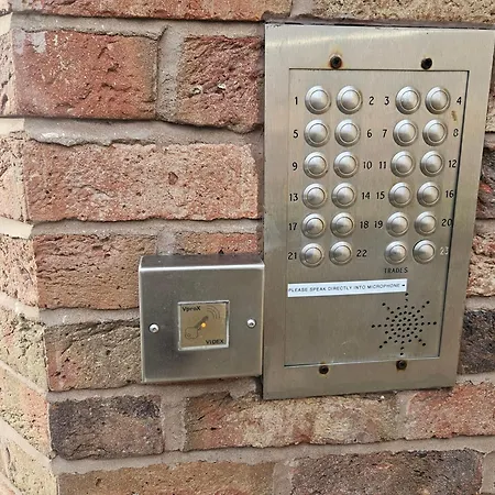 Apartamento Stunning 2 Bed Appt With Parking 5 Mins J42 M6