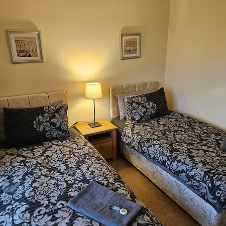 Stunning 2 Bed Appt With Parking 5 Mins J42 M6 Apartment Carlisle (Cumbria)