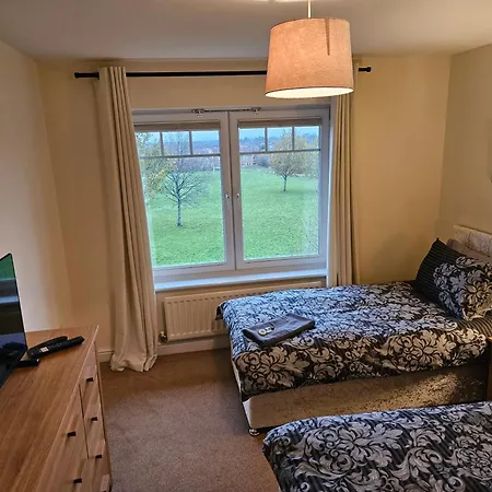 Apartment Stunning 2 Bed Appt With Parking 5 Mins J42 M6 *