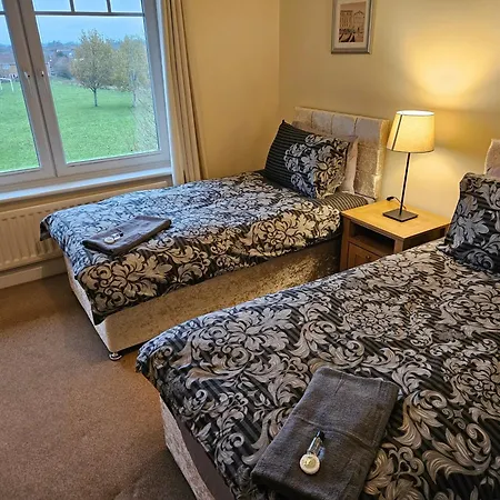 Stunning 2 Bed Appt With Parking 5 Mins J42 M6 Apartment *