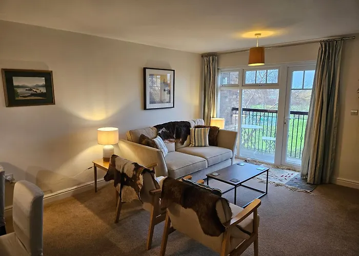 Stunning 2 Bed Appt With Parking 5 Mins J42 M6 *