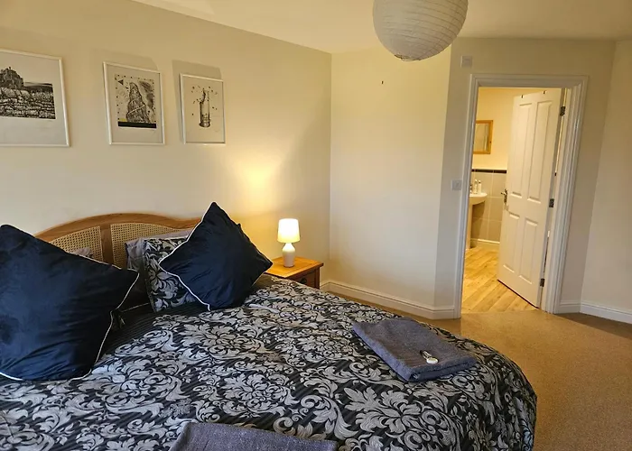 Stunning 2 Bed Appt With Parking 5 Mins J42 M6 * Carlisle (Cumbria)