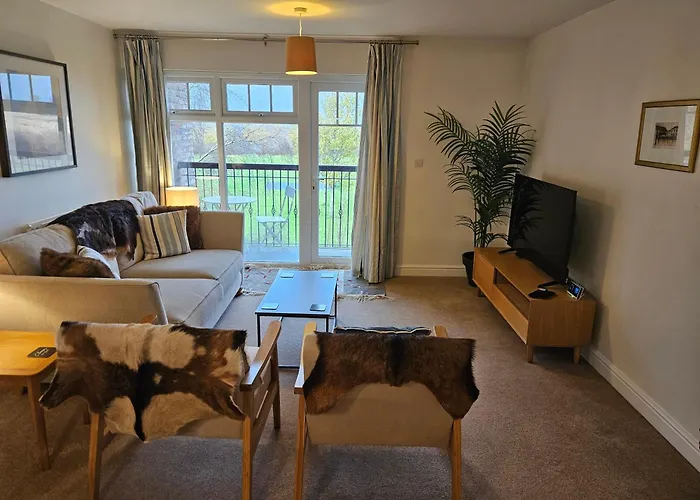 Stunning 2 Bed Appt With Parking 5 Mins J42 M6 *