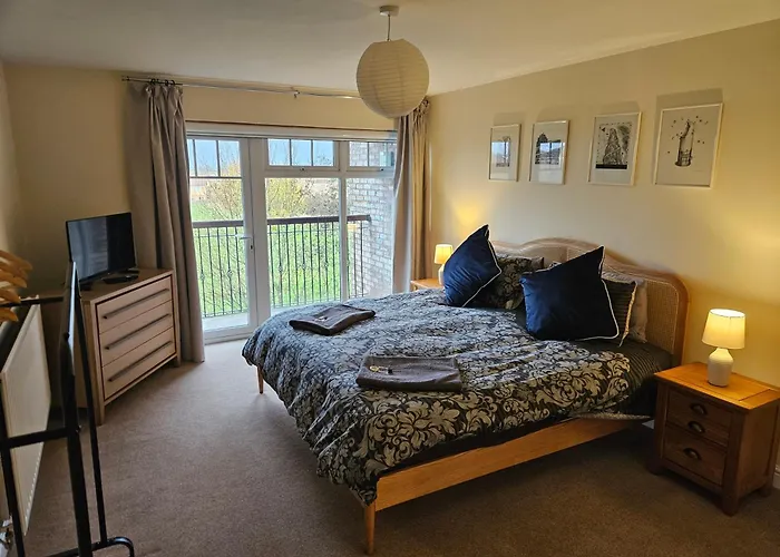 Stunning 2 Bed Appt With Parking 5 Mins J42 M6 Apartamento