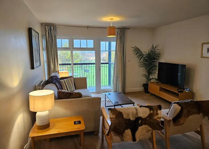 Stunning 2 Bed Appt With Parking 5 Mins J42 M6 *