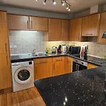 Stunning 2 Bed Appt With Parking 5 Mins J42 M6 קרליסל